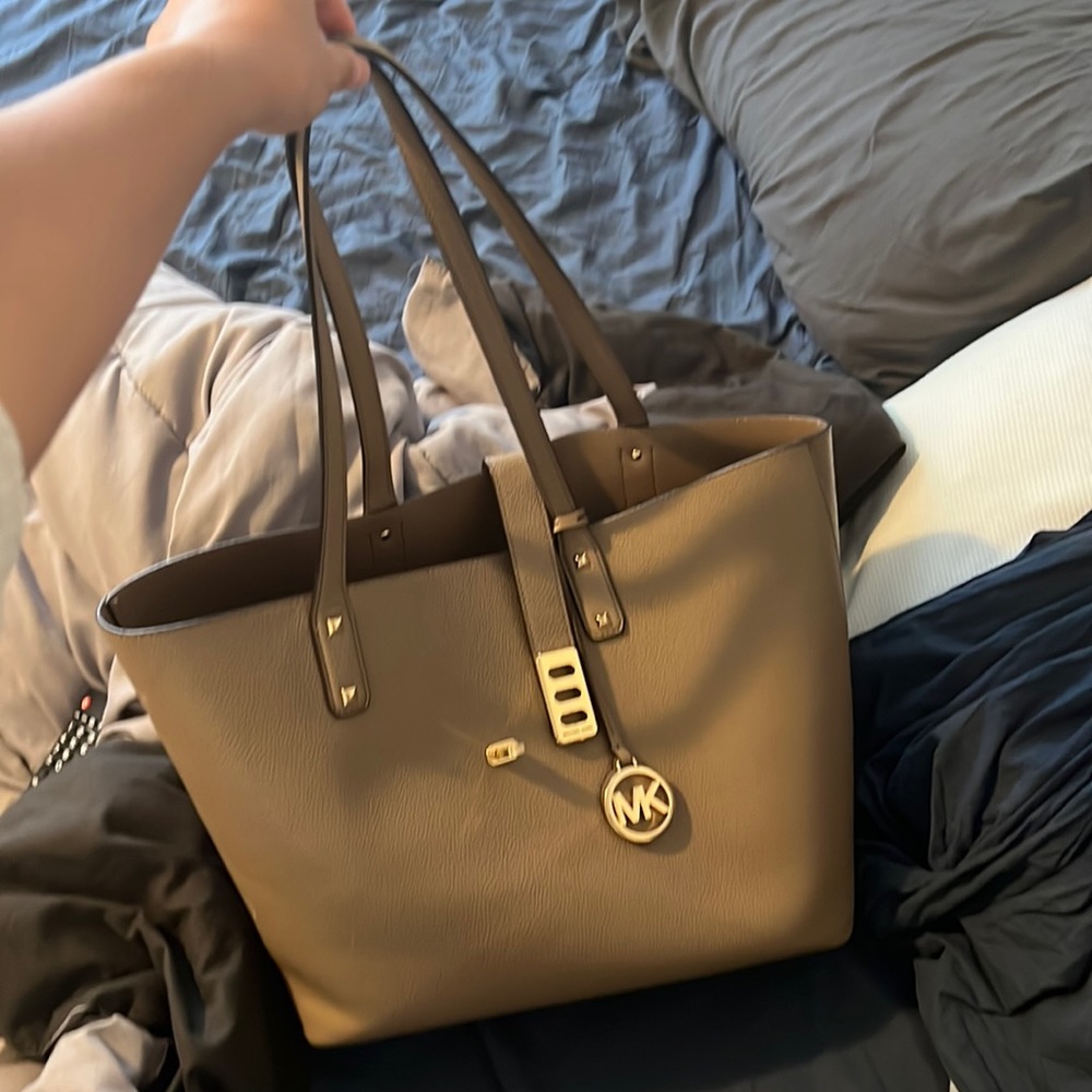 Michael Kors tan tote
